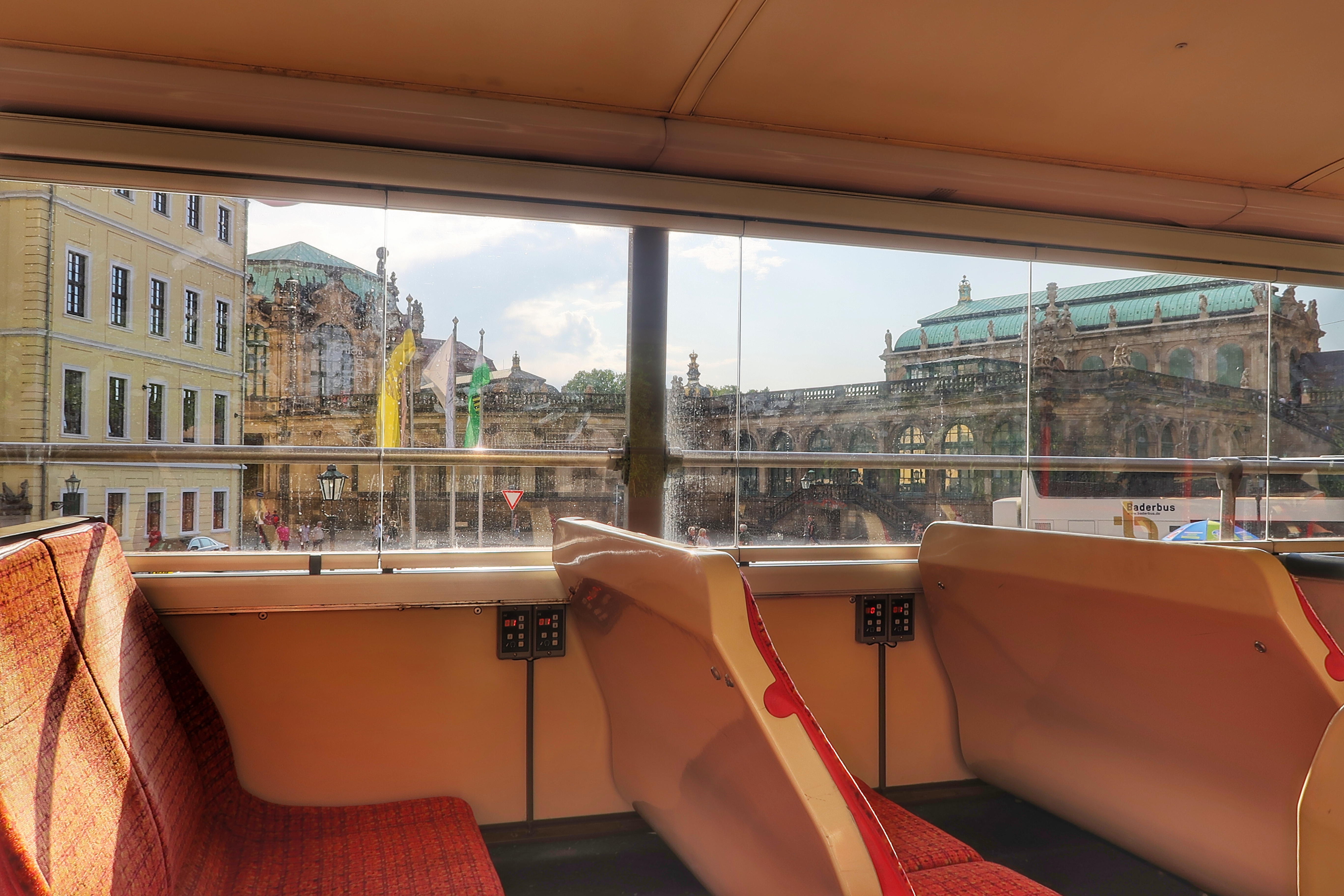 Die Roten Roppeldecker in Dresden